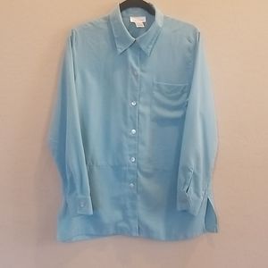 Travelsmith Polyester Button Up Blouse Medium
